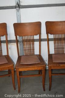 5 Vintage Oak Chairs -18in x 19in x 39in-18in up to seat