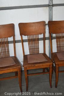 5 Vintage Oak Chairs -18in x 19in x 39in-18in up to seat