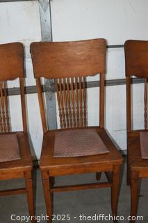 5 Vintage Oak Chairs -18in x 19in x 39in-18in up to seat