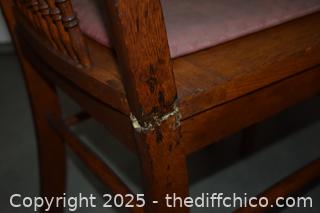 5 Vintage Oak Chairs -18in x 19in x 39in-18in up to seat