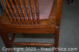 5 Vintage Oak Chairs -18in x 19in x 39in-18in up to seat