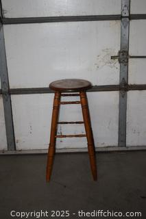 Bar Stool - 16in x 16in x 30in