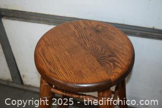 Bar Stool - 16in x 16in x 30in