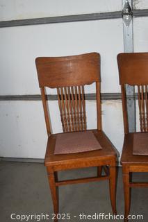 5 Vintage Oak Chairs -18in x 19in x 39in-18in up to seat