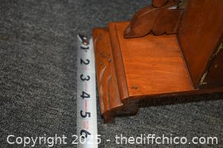 Vintage Gingerbread Clock w/key