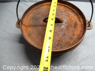 Cast Iron Pot W/Lid