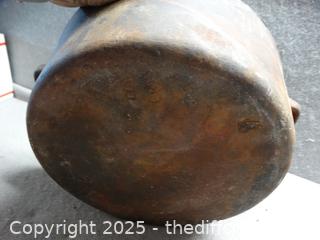 Lodge Cast Iron Pot W/Lid 12"