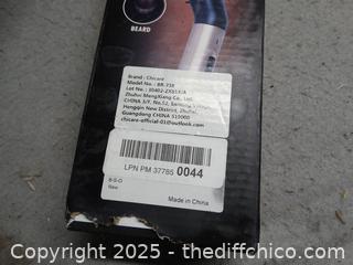 2 in 1 Beard & Hair Straightener NIB