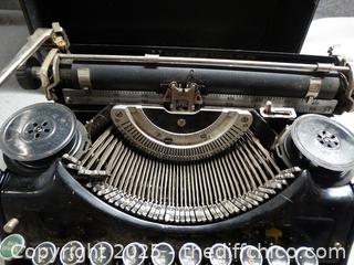 Underwood Typewriter 