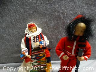 2 Dolls
