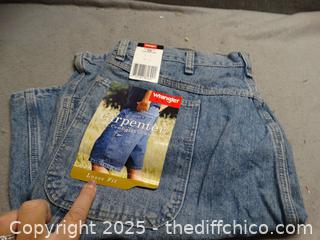 NWT Wrangler Carpenter Jean Shorts 36 "