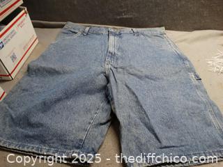 NWT Wrangler Carpenter Jean Shorts 36 "