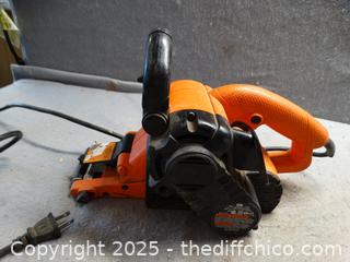 Black & Decker Sander Works
