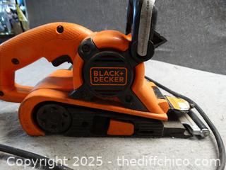 Black & Decker Sander Works
