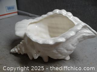 Large White Shell Décor 