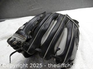 Easton Baseball Glove 