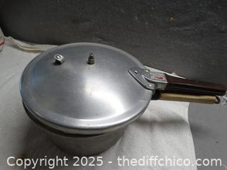 Pressure Cooker 