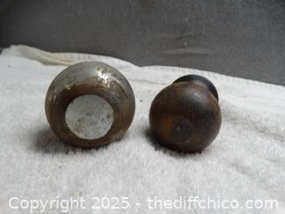 2 Tow Balls 