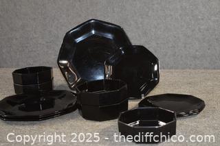11 Pieces of Black Dishes