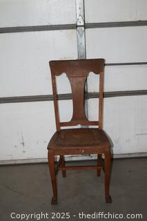 Leather Seat Chair-carved feet