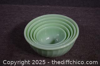 Hard to Fine-Full 5 Piece Set of Jadeite Swirl Bowls