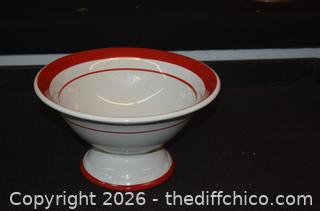 Pedestal Fruit / Salad Bowl