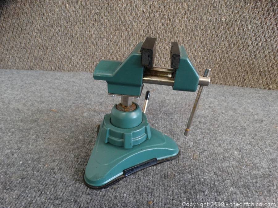 The Difference Auction Storage Treasure Auction House (CLICK HERE TO