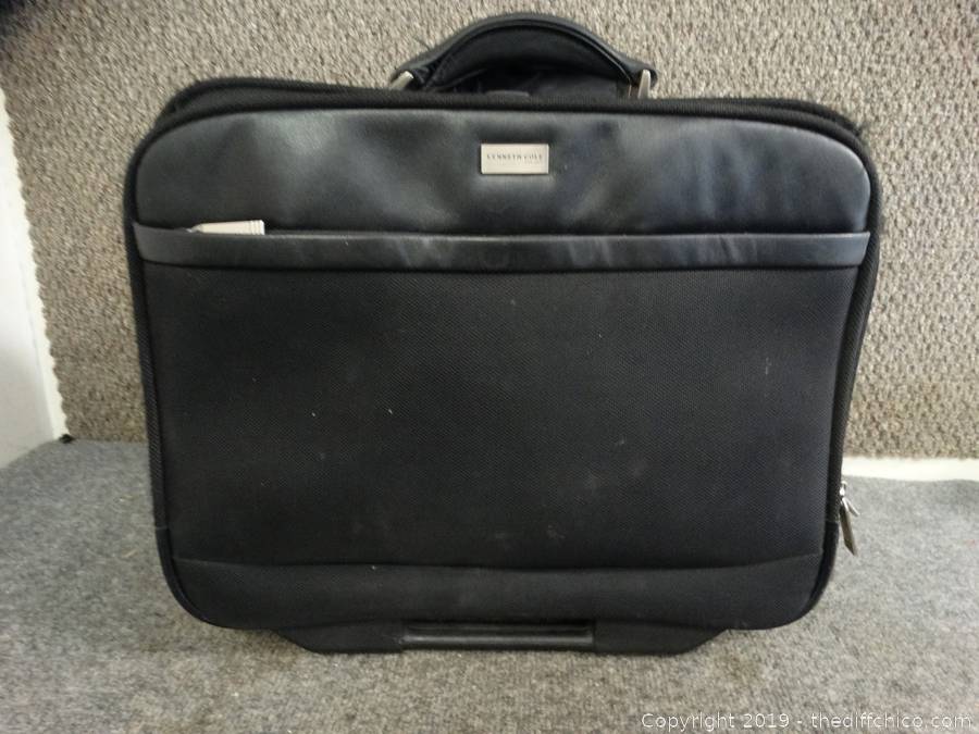 Storage Treasure Auction House (CLICK HERE TO OPEN AUCTION)