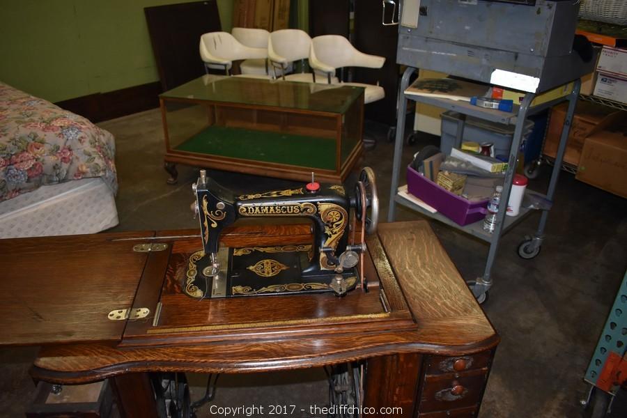 The Difference Auction Art, Furniture, Orient & Flume, Oriental Screens, Glassware & More